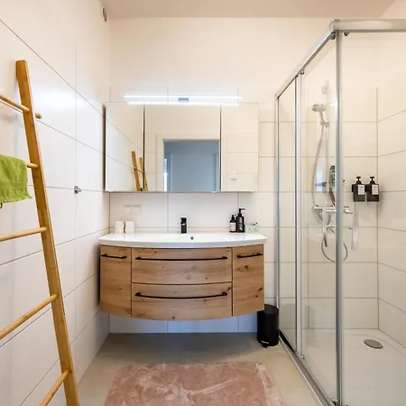 Tamliving Center Luxury 4 Smart Tv Kitchen Great View グラーツ